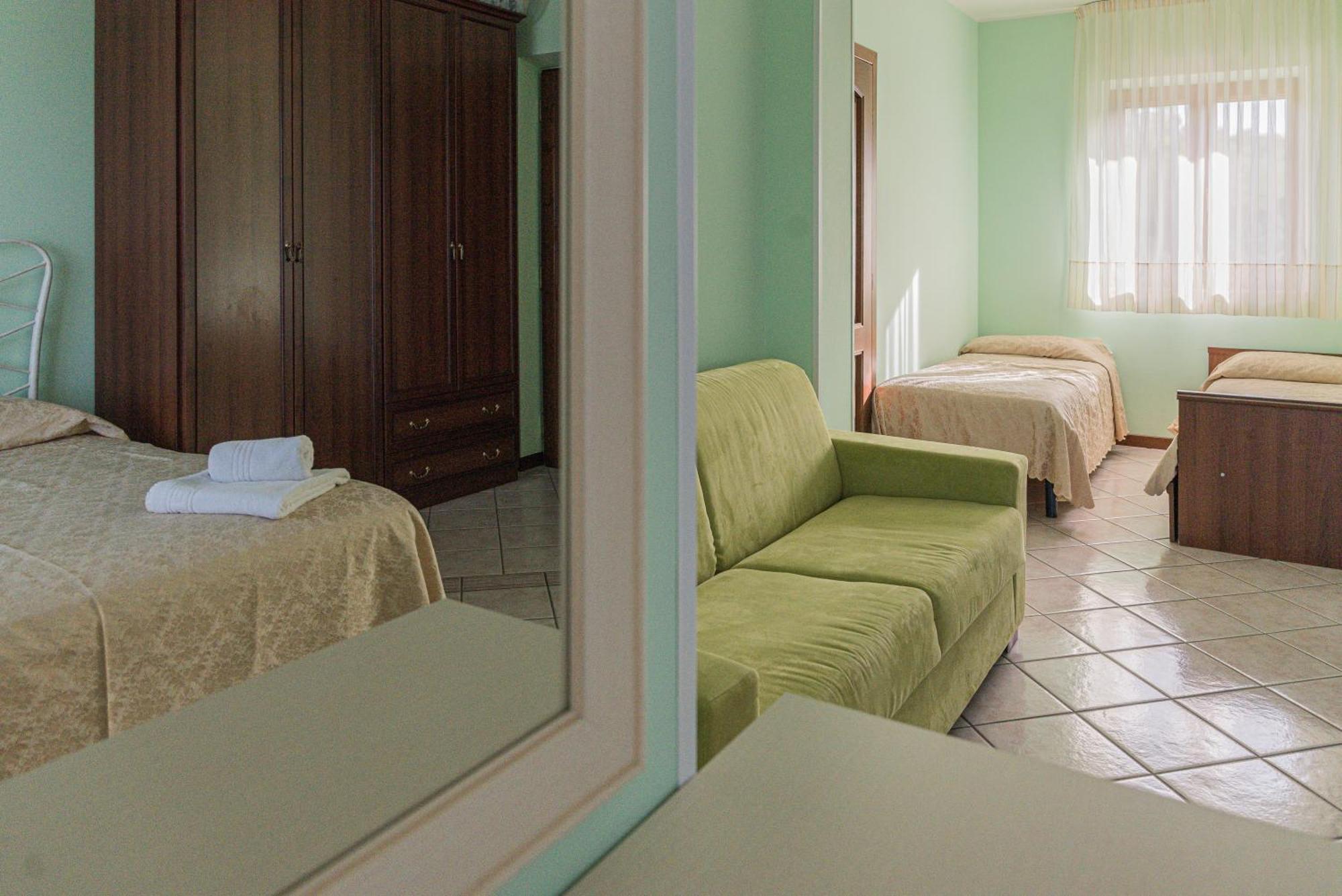 Agriturismo Il Crinale Castorano エクステリア 写真