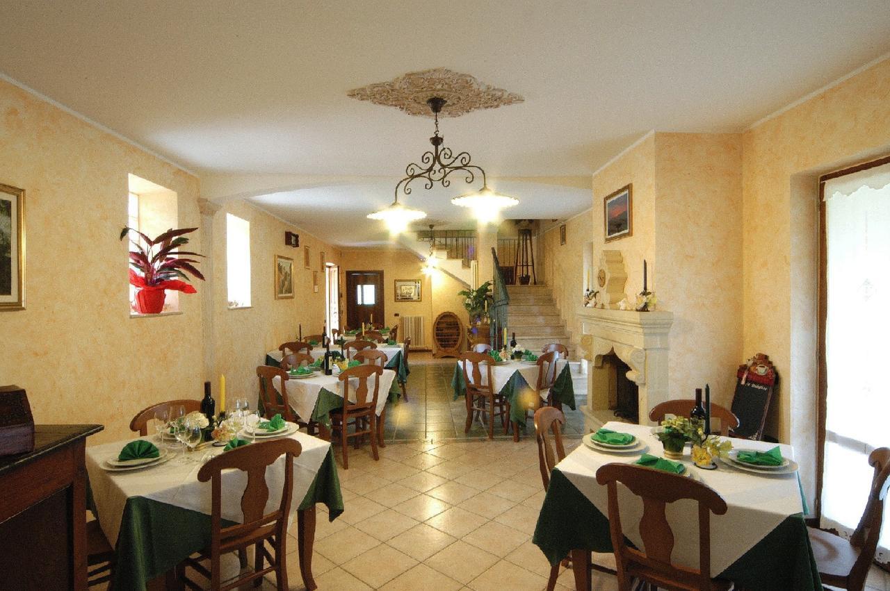 Agriturismo Il Crinale Castorano エクステリア 写真